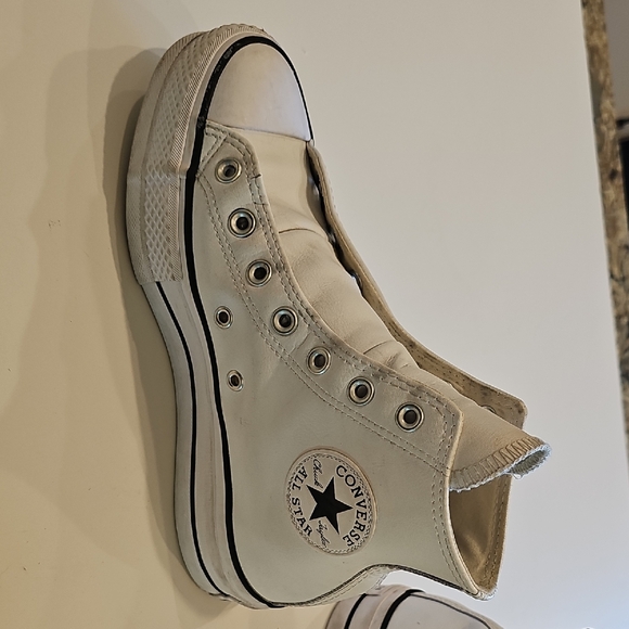 Converse Women's High Top Sneakers White Black Trim Leather Upper Women's 7.5 - Picture 2 of 12
